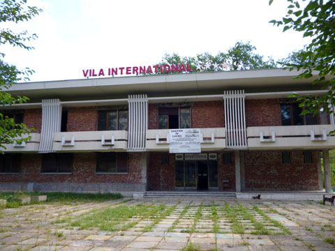 Vila-International-2