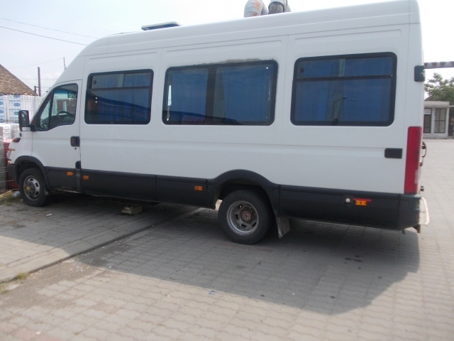 microbuz iveco daily