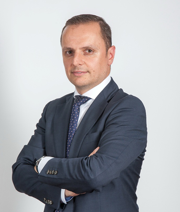 Razvan Pătrunoiu Country Managing Director Accenture in Romania s