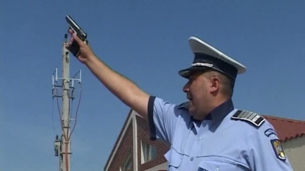 politist-foc-de-arma