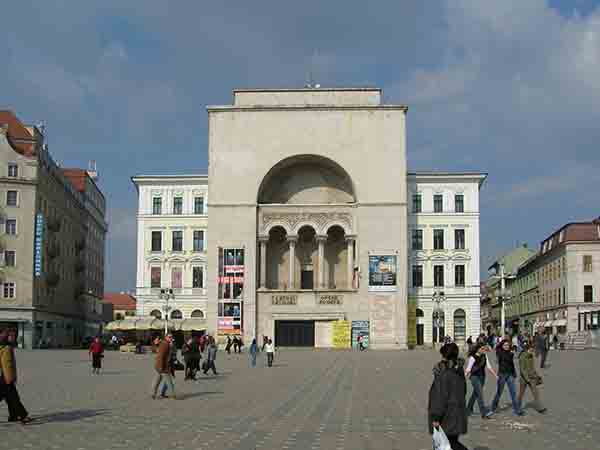 Timisoara National Theatre and Opera 1