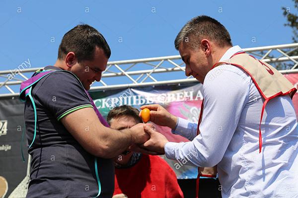 mokrin serbia 12th april 2015 competitors knock their eggs at the EKMBCH