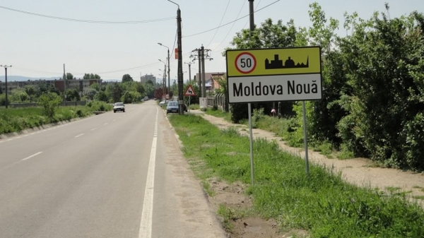 moldova noua 83337300